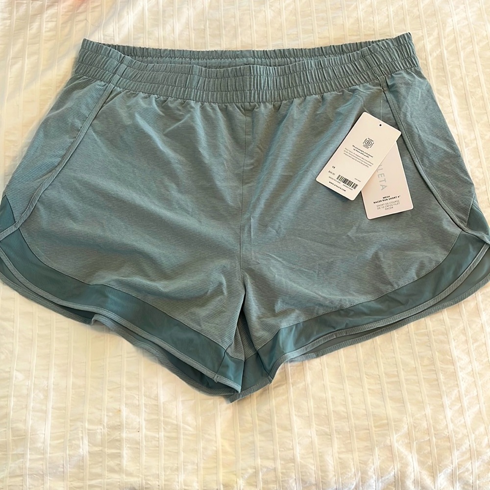 Athleta Mesh Racer Runer Short 4”